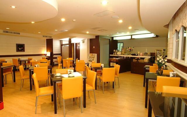 Takatama Hotel