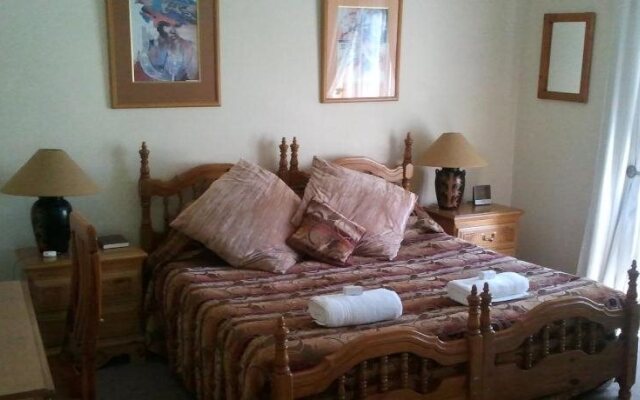 Meintjieskop Guest House