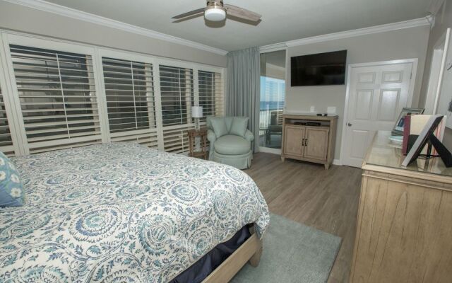 Oceania 405 3 Bedroom Condo by RedAwning
