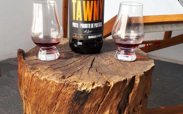 TMB (Train / Metro& Bus ) Oporto Station House