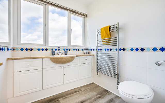Family Beachfront House Pevensey Bay Sleeps 10