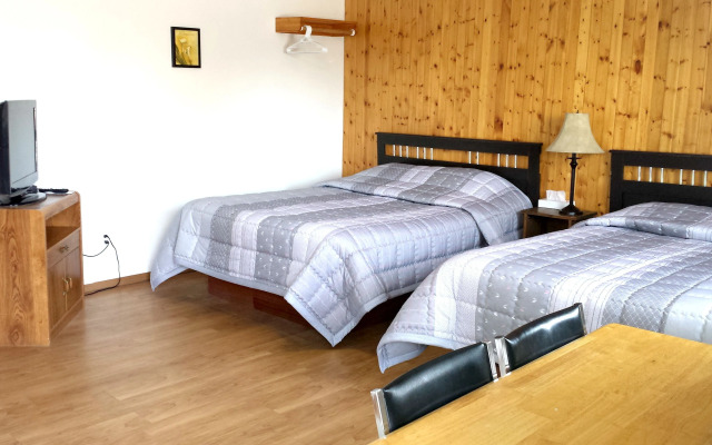Moosomin Motel
