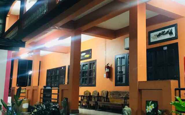 Auangkham hotel Fang