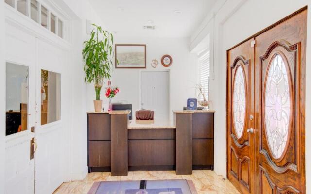 Whitehouse Inn Dilley