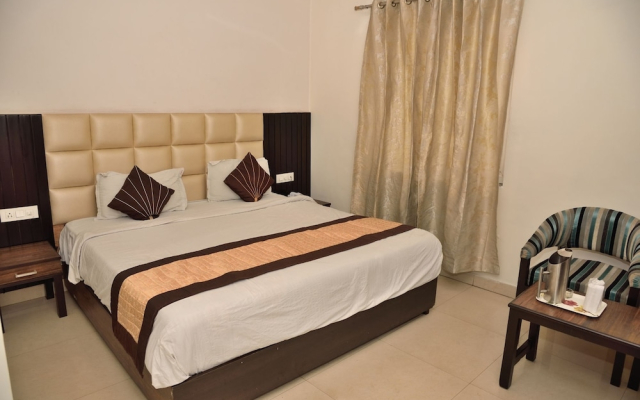 JK Rooms 129 RC Regency -Nr. Golden Temple.