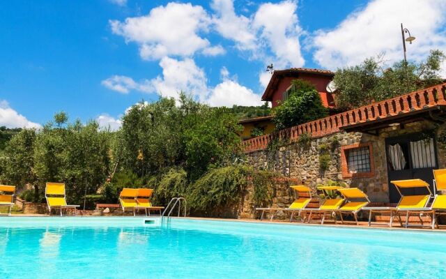 Amazing Farmhouse in Montecatini Terme with Hot Tub
