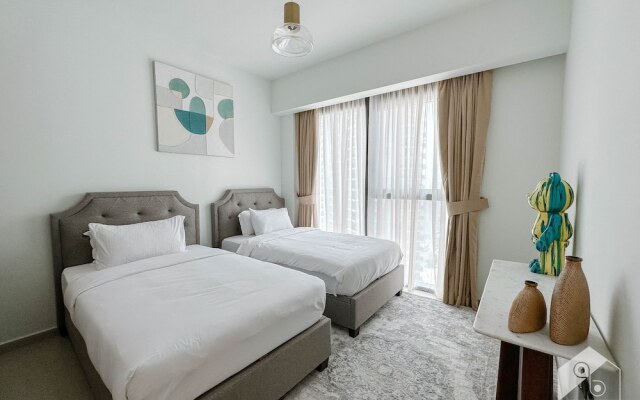 Luxurious 2B with Breathtaking Views Downtown