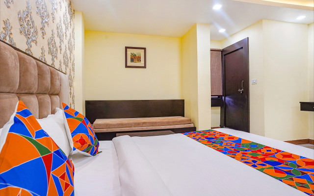 Fabhotel The Shan Palace
