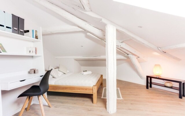 Wonderful 2 Bedrooms, Place de la Comédie