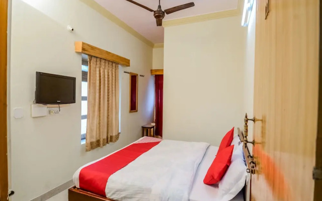 OYO 18825 Hotel Akshey