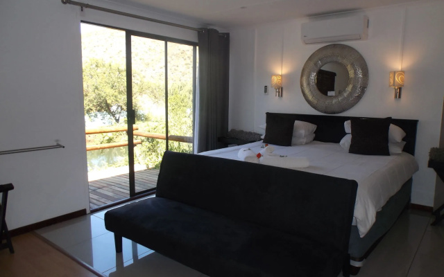 Old Mill Lodge, Working Ostrich Farm & Restaurant, Oudtshoorn