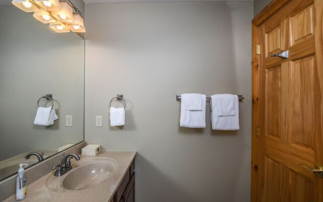 Cozy Cabin 4 Bedroom House