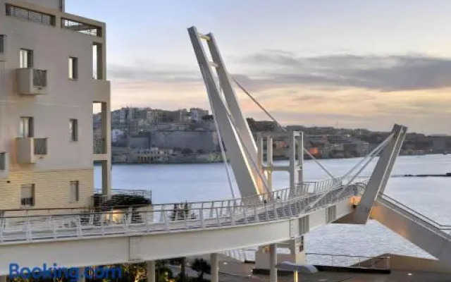 Seaside Bliss 3BR Holiday Apartment Sliema