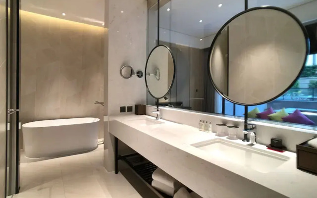 Hotel Mvsa+Michelin 2 Starred Molino de Urdániz