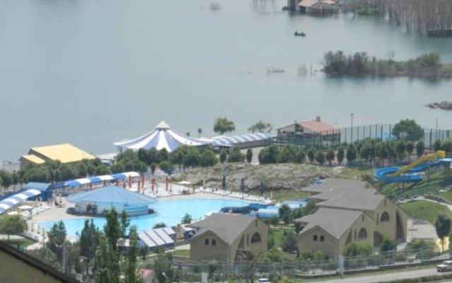 Harsnaqar Hotel Complex And Water World