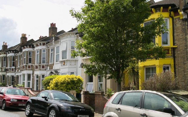 Veeve  4 Bed House On Copleston Road Dulwich