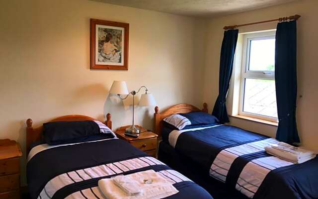 Leafield House