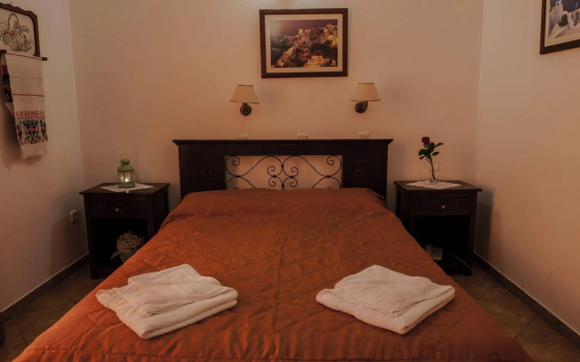 Polydefkis Hotel