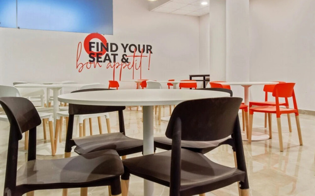 Collection O 40206 Govind Marg