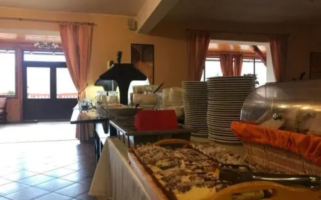 Complex Pastravaria Albota