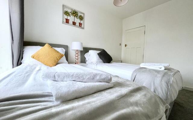 Kingsbridge Apartment