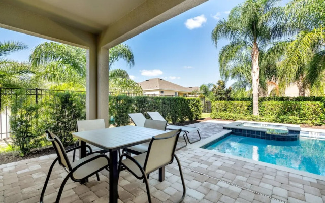 Family Friendly 8 Bed Villa with Pool & Spa