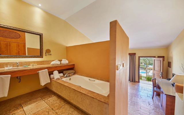 Pula Suites Boutique Resort