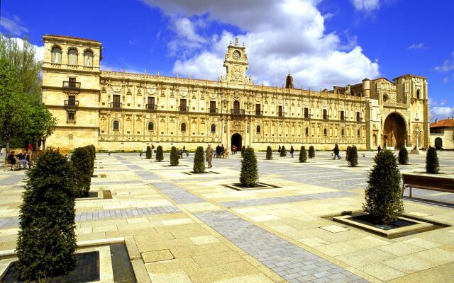 Parador de León