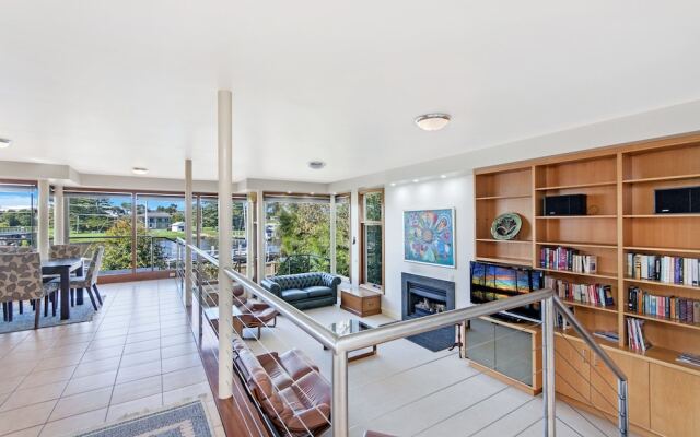 Shearwater Riverview Apartment