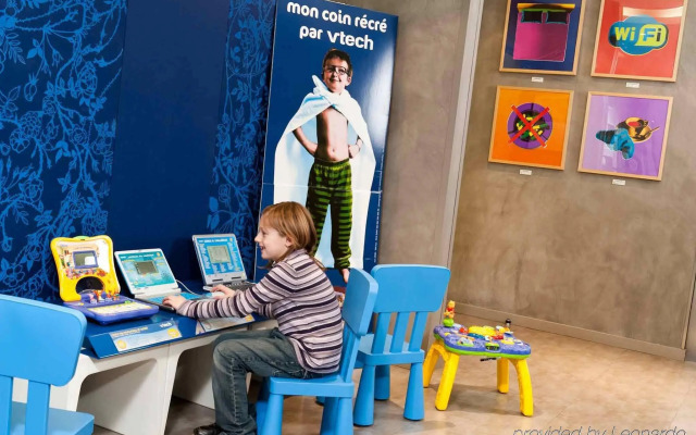 ibis Styles Paris Tolbiac Bibliotheque