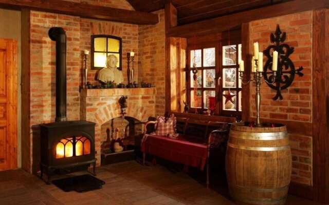 Landhaus & Burg Hotel Romantik