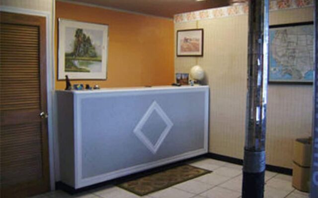 Nassau Holiday Motel