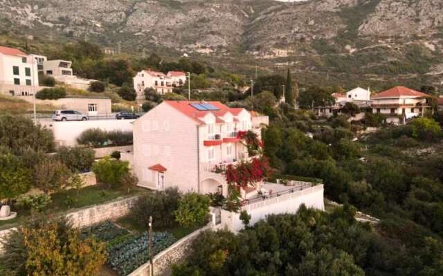 Villa Bouganvillea - sea View & Garden - A3 Comfort