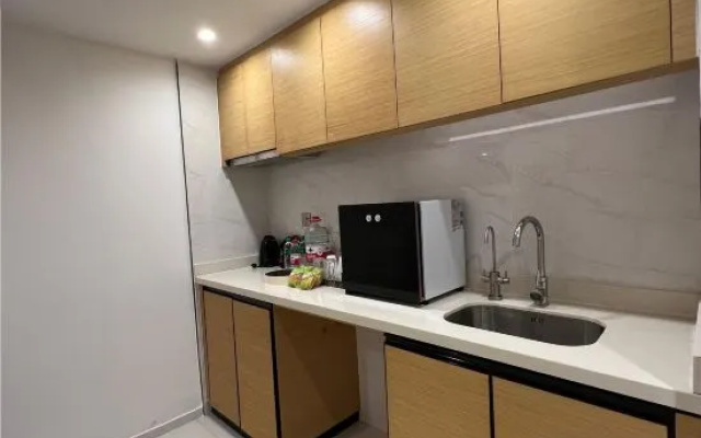 Fire Red Seaview Hotel (Xunliao Bay. Financial Street Sea World Branch) – Kitchen – Huizhou