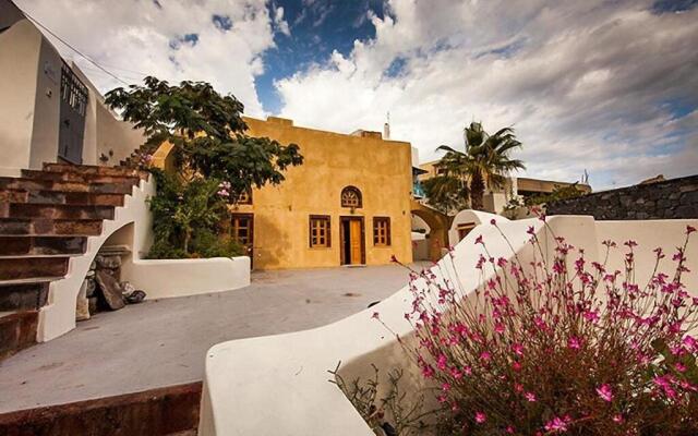 Casasantantonio 18th Century Luxury Mansion