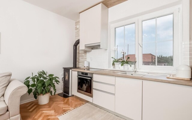 Nice Home in Povljana With Wifi and 2 Bedrooms
