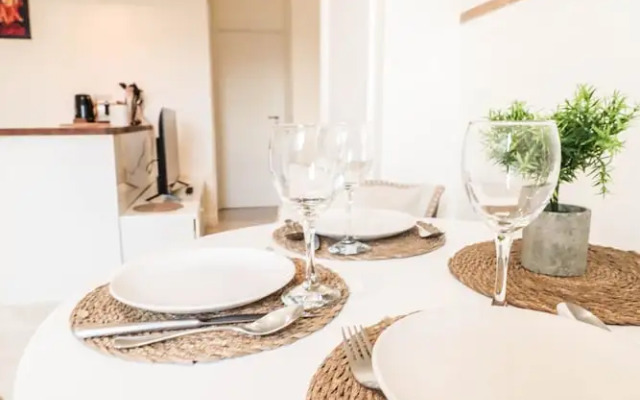 Right by Oval Station - 2 bed Flat Free Wifi