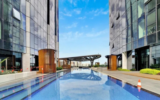 Melbourne Square Apartments