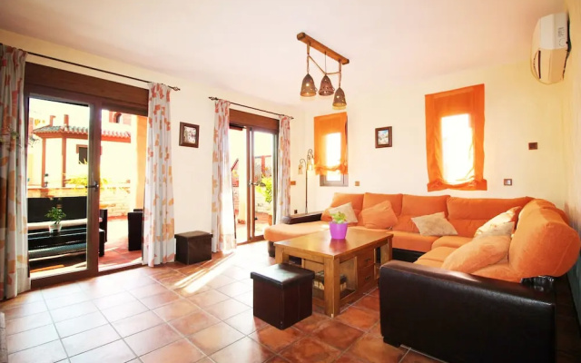 1033 Villa Laura
