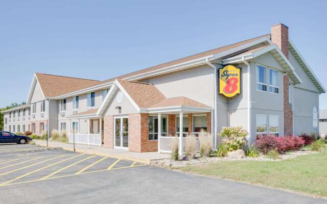 Super 8 by Wyndham Jackson MN