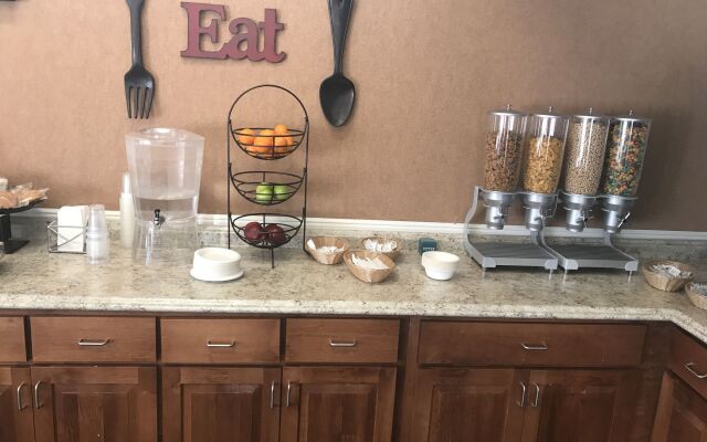 Travelodge by Wyndham Redding CA