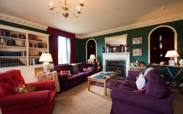 Cavens Country House