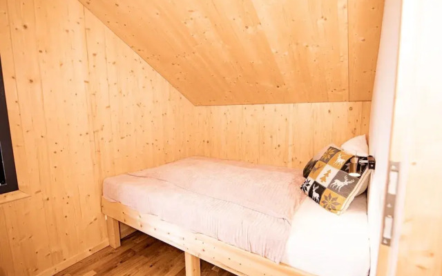 Elegant Chalet Near Ski-slopes