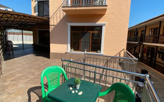 Rosa Home Loo Guest House