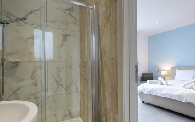 Seafront Penthouse w Unobstructed Sea Views