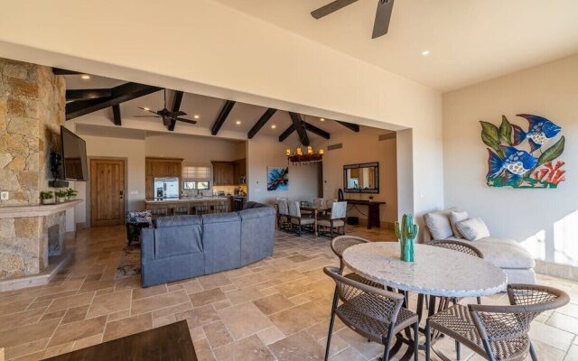 4BD Diamante: Private Pool w/ a Huge Balcony