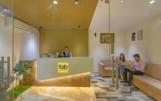 Fabhotel Blue Moon