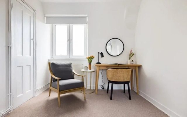 The Vauxhall Bolthole - Elegant and Bright 2bdr Flat