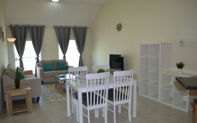 PNE - Furnished spacious bright 1BR