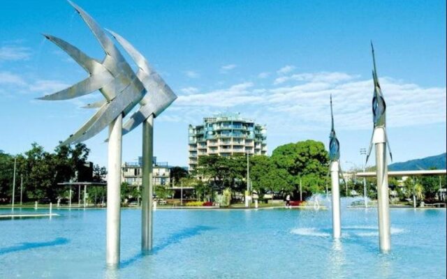 Cairns Beach Holiday Apartment